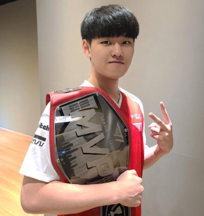 头球破门 头球破门