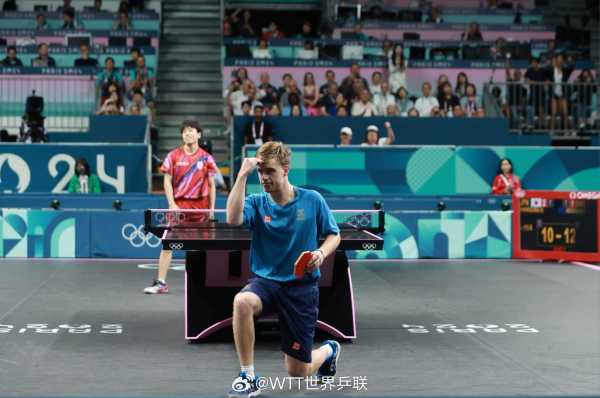 他与球员间 他与球员间