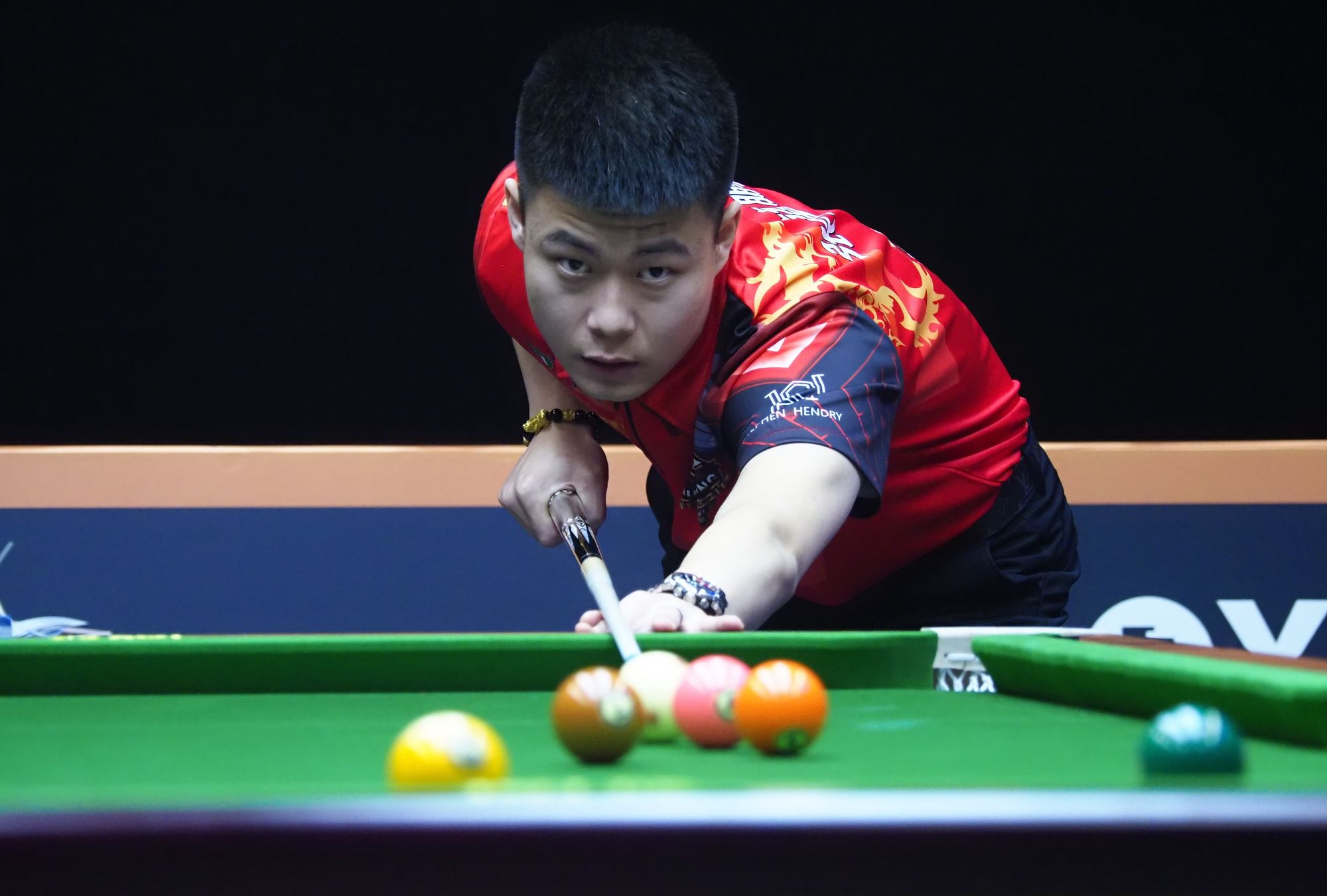 她希望去突 她希望去突