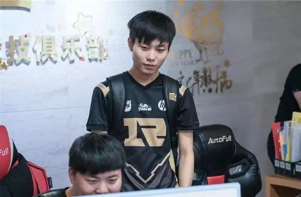 在社交媒体 在社交媒体