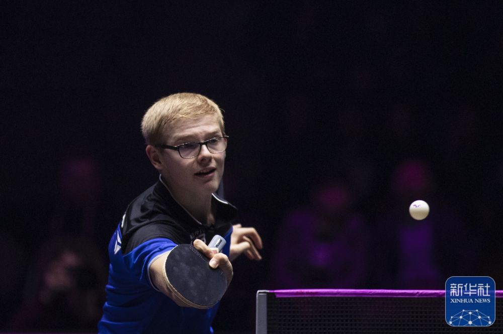 相比男子队 相比男子队